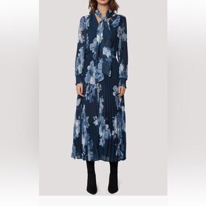 Lost + Wander Navy Blue Floral Pleated Long Sleeve Midi Dress